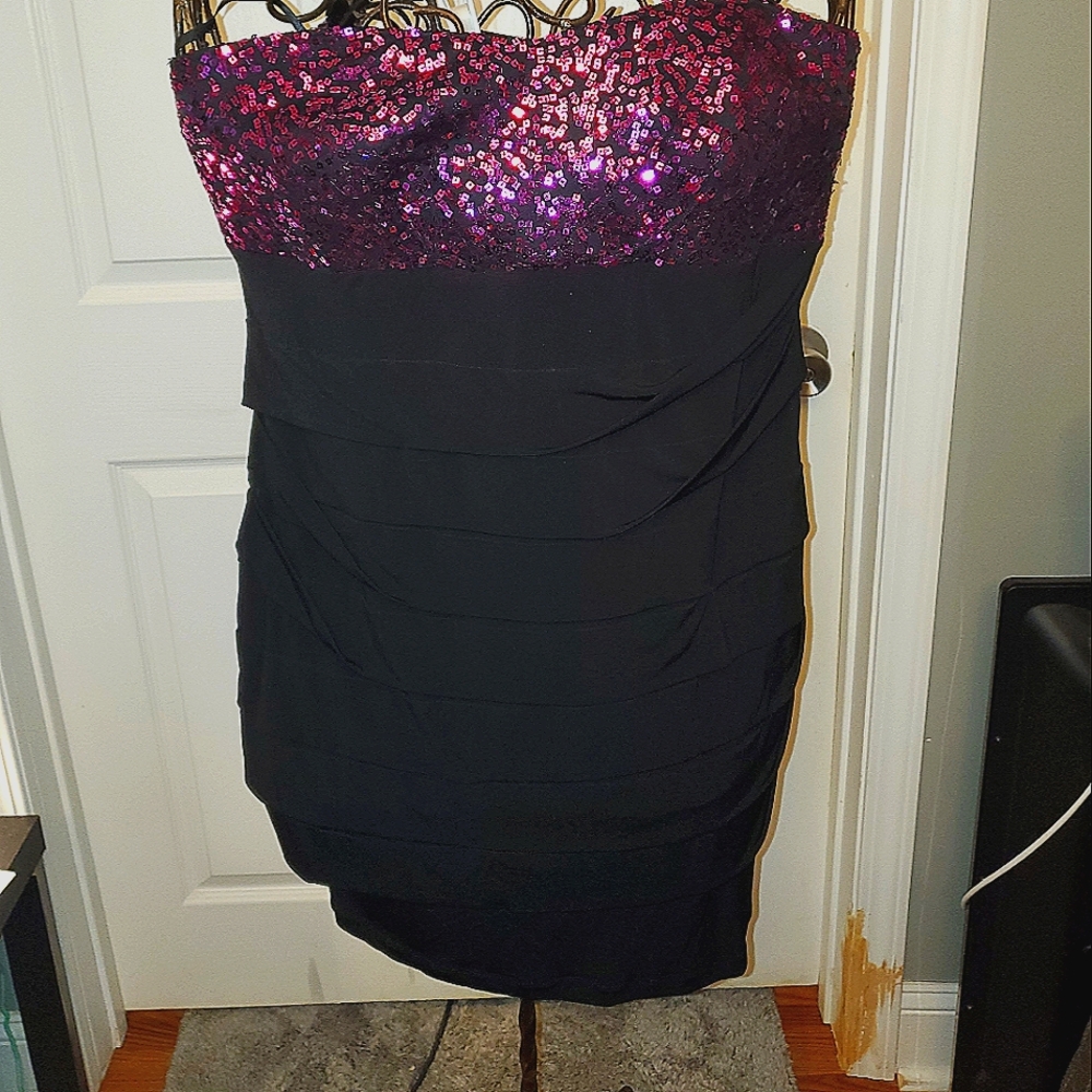 Strapless half sequin dress black/pink